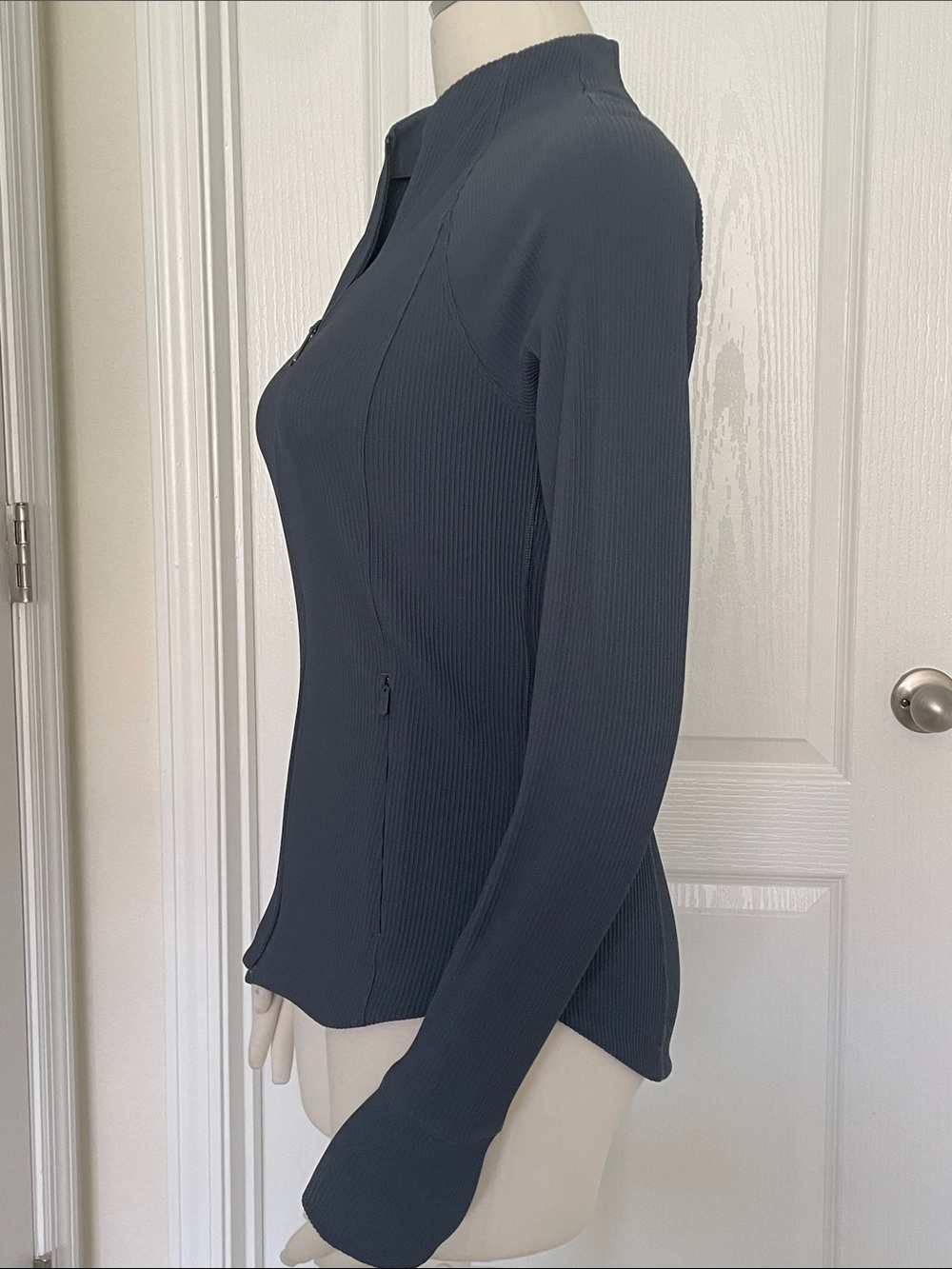 NWOT Athleta Salutation Ribbed Full-Zip Jacket in Charcoal Size Small - Picture 5 of 8